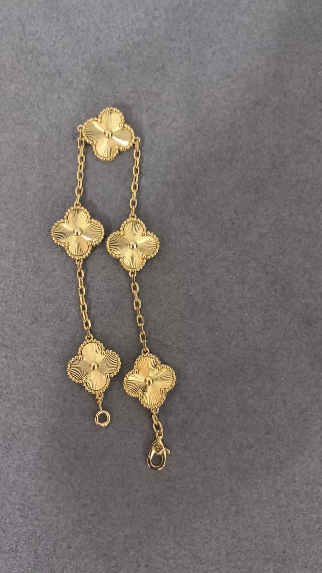 Nini-Gold four-leaf clover bracelet, non-refundable and cannot be credited.