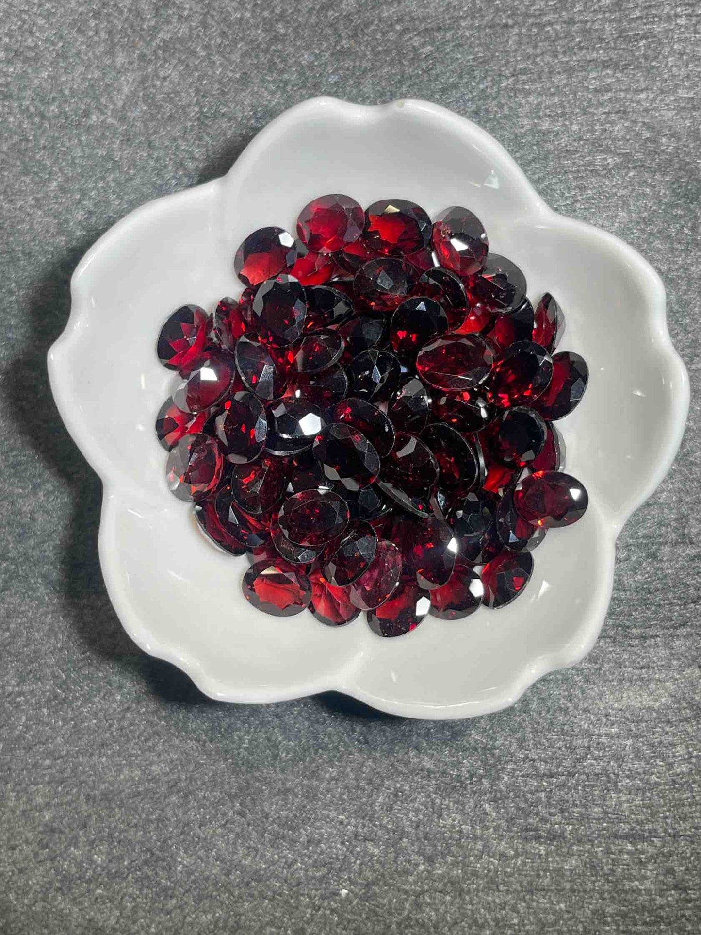 Garnet- UTB Gems