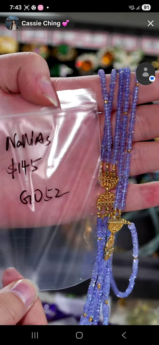 Nini-beaded necklace