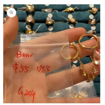 Nini-Gold ring, HK13, no refunds.