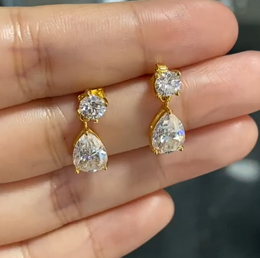 Nini-Gold-set moissanite stud earrings
